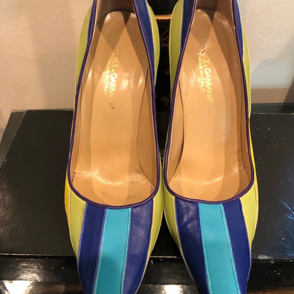 Dolce and Gabbana High Heels 4 in size 7 1/2 m Pre owned fantastic condition. - Picture 3 of 10